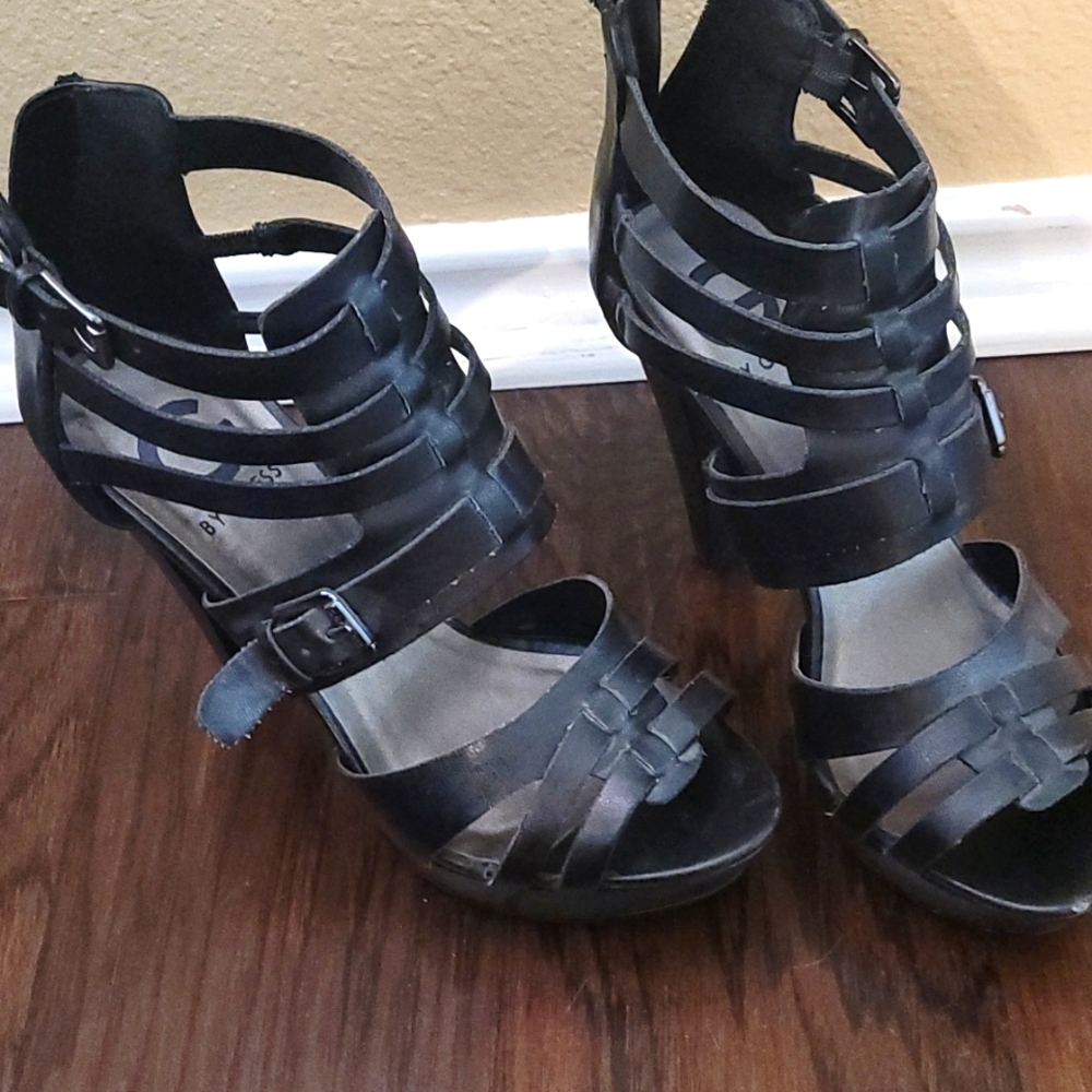 Guess Black Platform Heels Size 6
